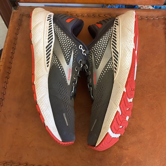 Brooks Athletic Shoes - Picture 5 of 8